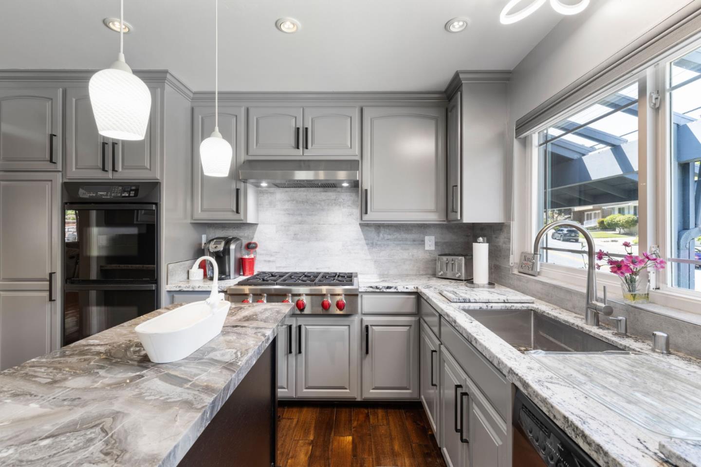 Detail Gallery Image 10 of 50 For 3155 Brittan Ave, San Carlos,  CA 94070 - 3 Beds | 2/1 Baths