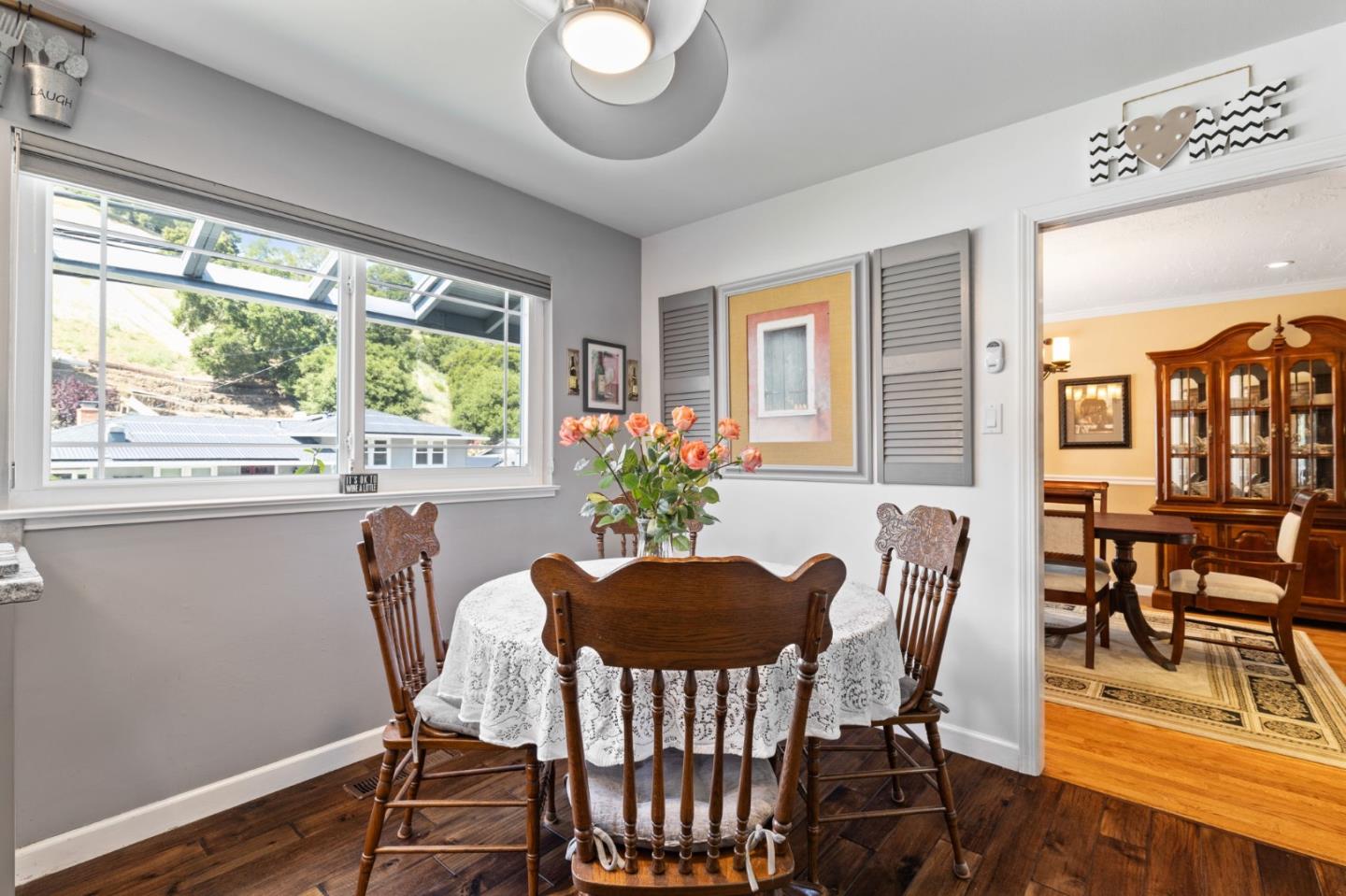 Detail Gallery Image 12 of 50 For 3155 Brittan Ave, San Carlos,  CA 94070 - 3 Beds | 2/1 Baths