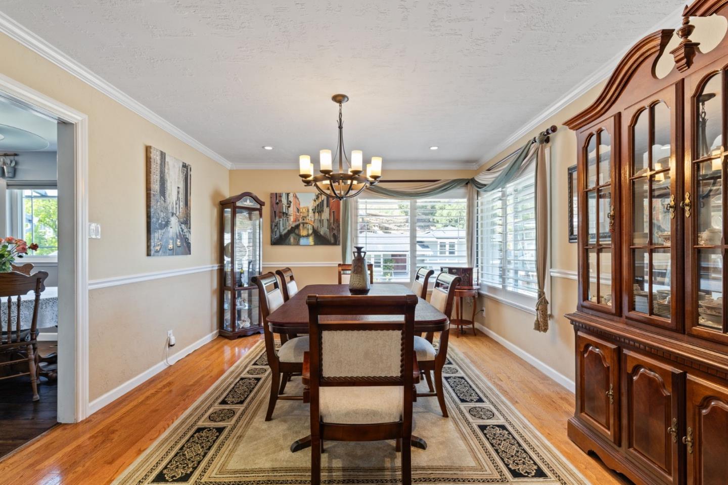 Detail Gallery Image 15 of 50 For 3155 Brittan Ave, San Carlos,  CA 94070 - 3 Beds | 2/1 Baths