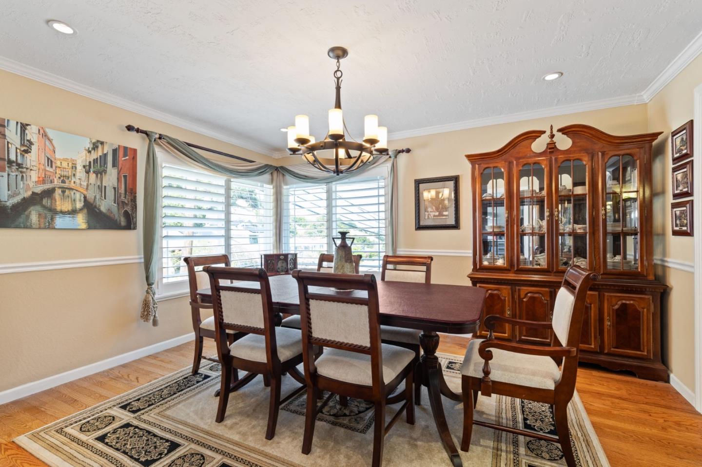 Detail Gallery Image 16 of 50 For 3155 Brittan Ave, San Carlos,  CA 94070 - 3 Beds | 2/1 Baths