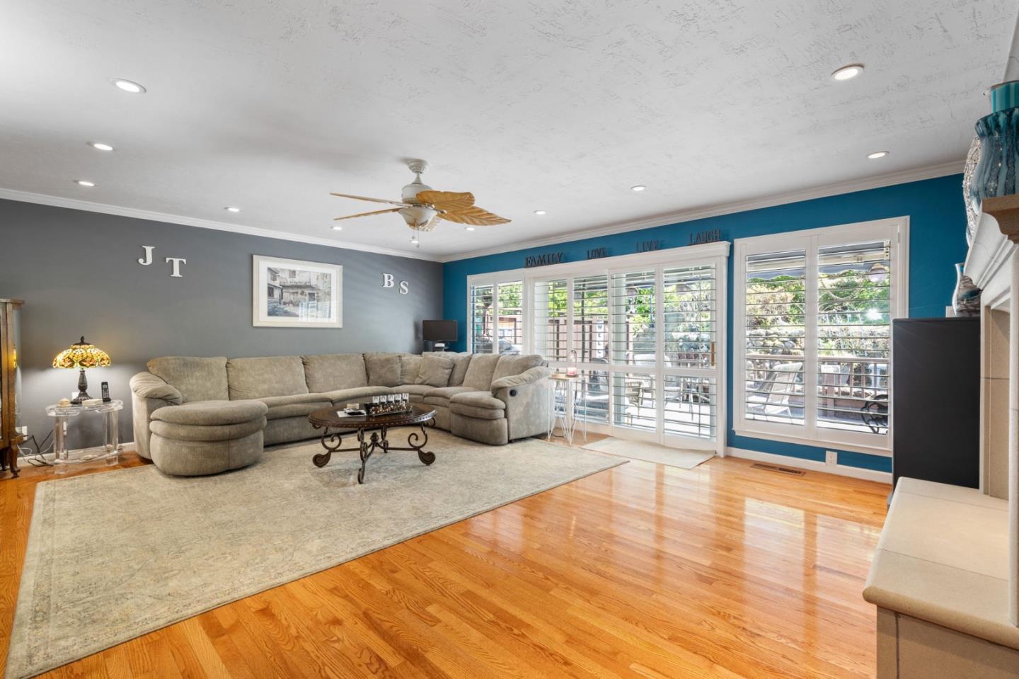 Detail Gallery Image 18 of 50 For 3155 Brittan Ave, San Carlos,  CA 94070 - 3 Beds | 2/1 Baths