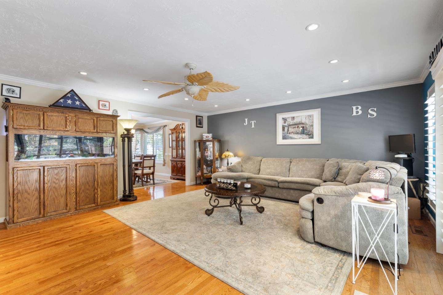 Detail Gallery Image 19 of 50 For 3155 Brittan Ave, San Carlos,  CA 94070 - 3 Beds | 2/1 Baths
