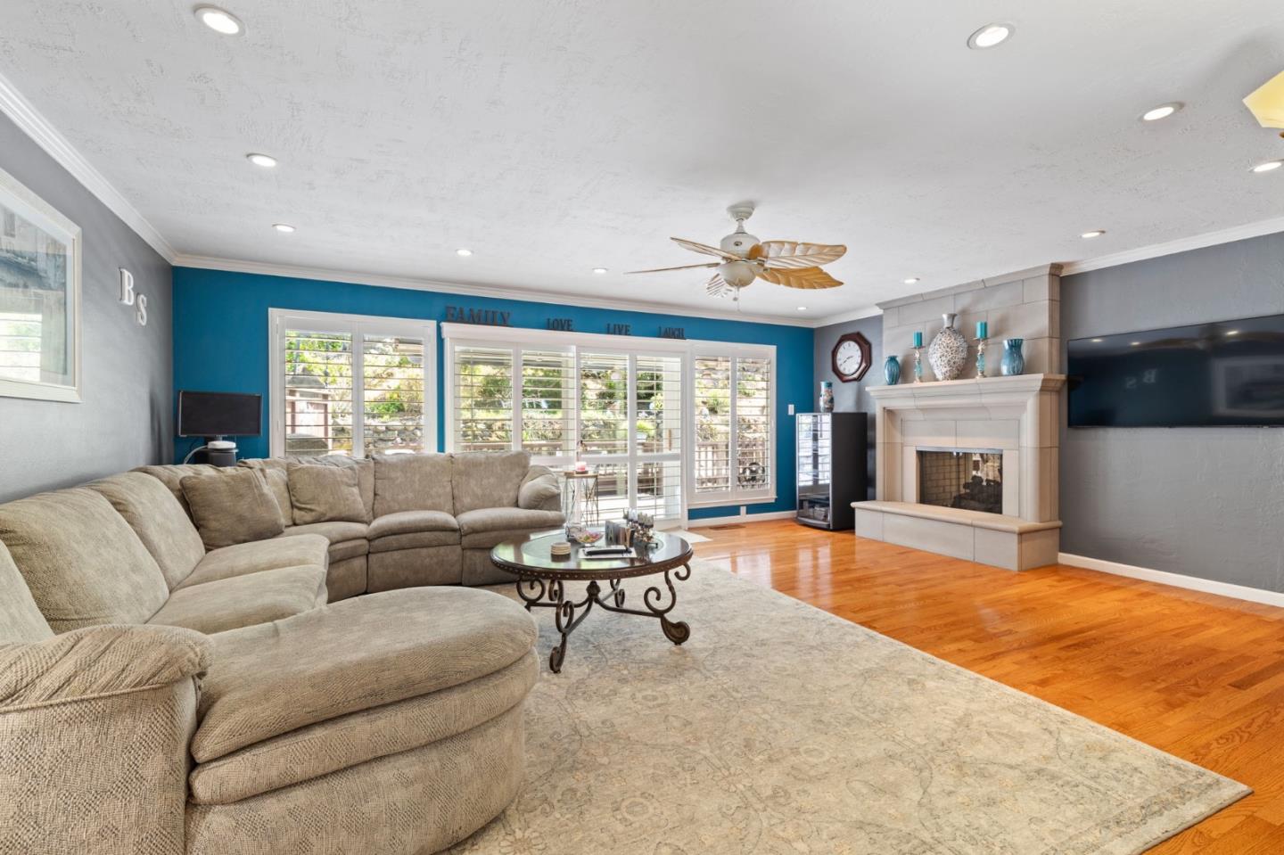 Detail Gallery Image 20 of 50 For 3155 Brittan Ave, San Carlos,  CA 94070 - 3 Beds | 2/1 Baths