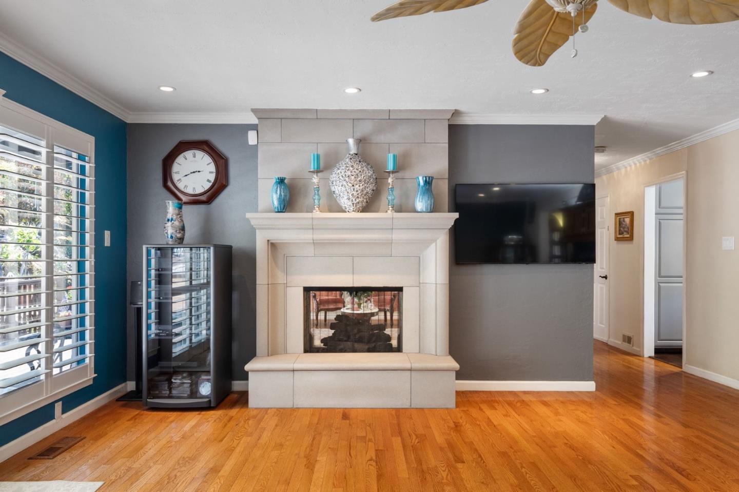 Detail Gallery Image 21 of 50 For 3155 Brittan Ave, San Carlos,  CA 94070 - 3 Beds | 2/1 Baths