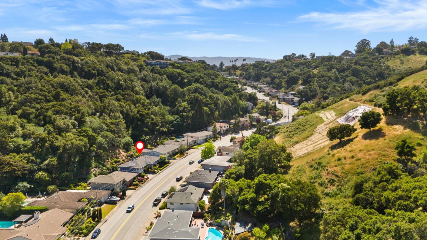 Detail Gallery Image 43 of 50 For 3155 Brittan Ave, San Carlos,  CA 94070 - 3 Beds | 2/1 Baths