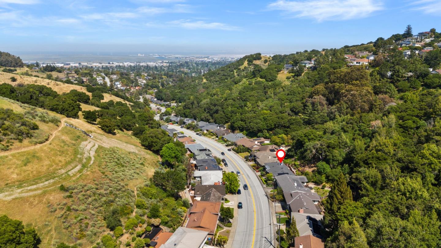 Detail Gallery Image 44 of 50 For 3155 Brittan Ave, San Carlos,  CA 94070 - 3 Beds | 2/1 Baths