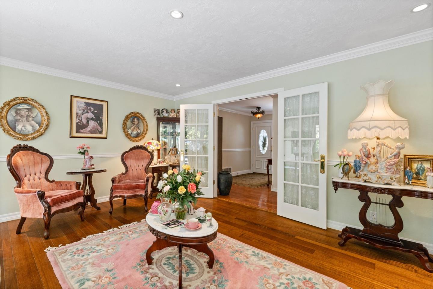 Detail Gallery Image 7 of 50 For 3155 Brittan Ave, San Carlos,  CA 94070 - 3 Beds | 2/1 Baths