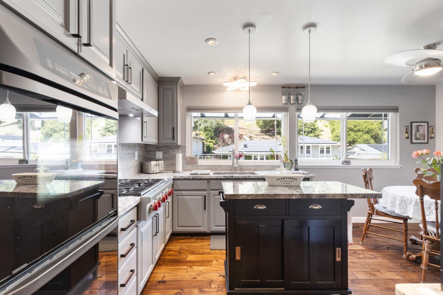 Detail Gallery Image 8 of 50 For 3155 Brittan Ave, San Carlos,  CA 94070 - 3 Beds | 2/1 Baths