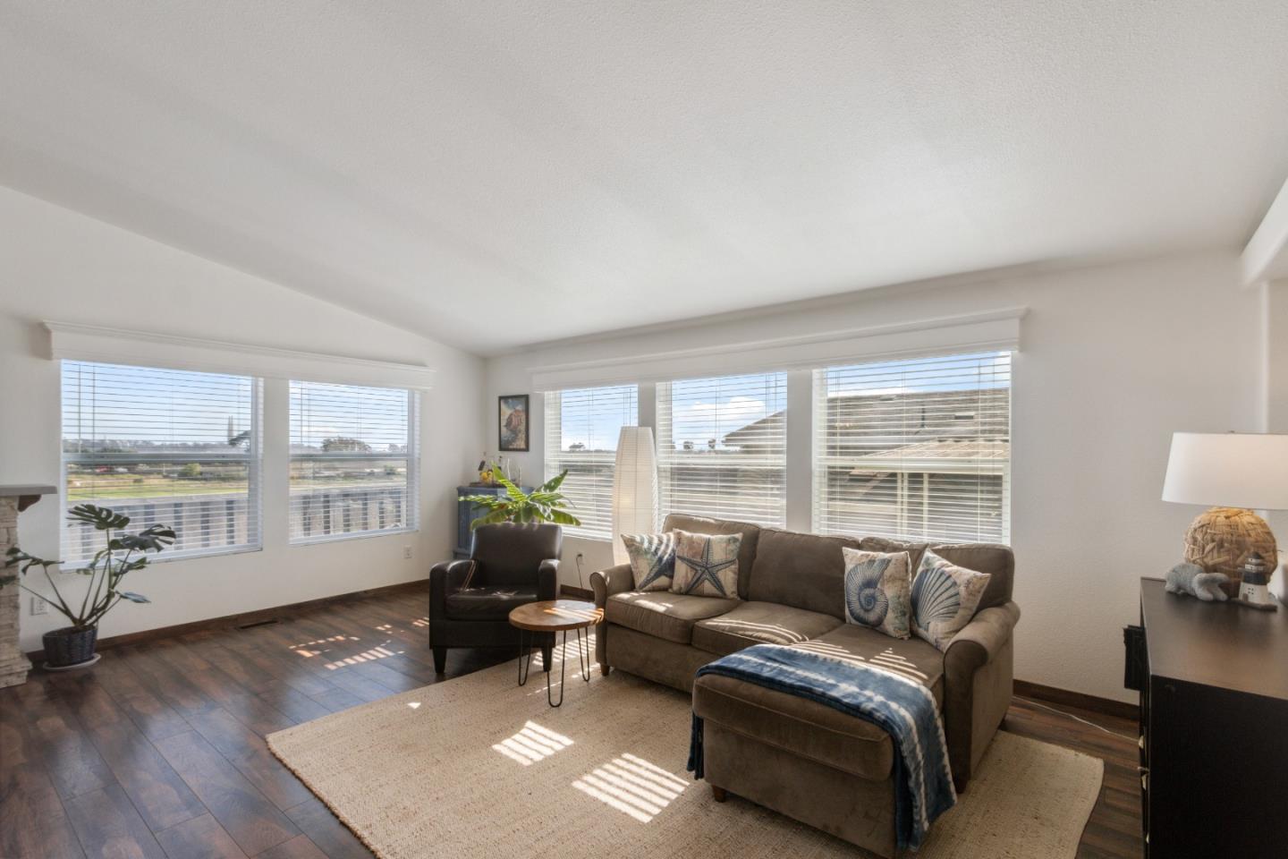 Detail Gallery Image 3 of 71 For 1900 Highway 1 #94,  Moss Landing,  CA 95039 - 3 Beds | 2 Baths