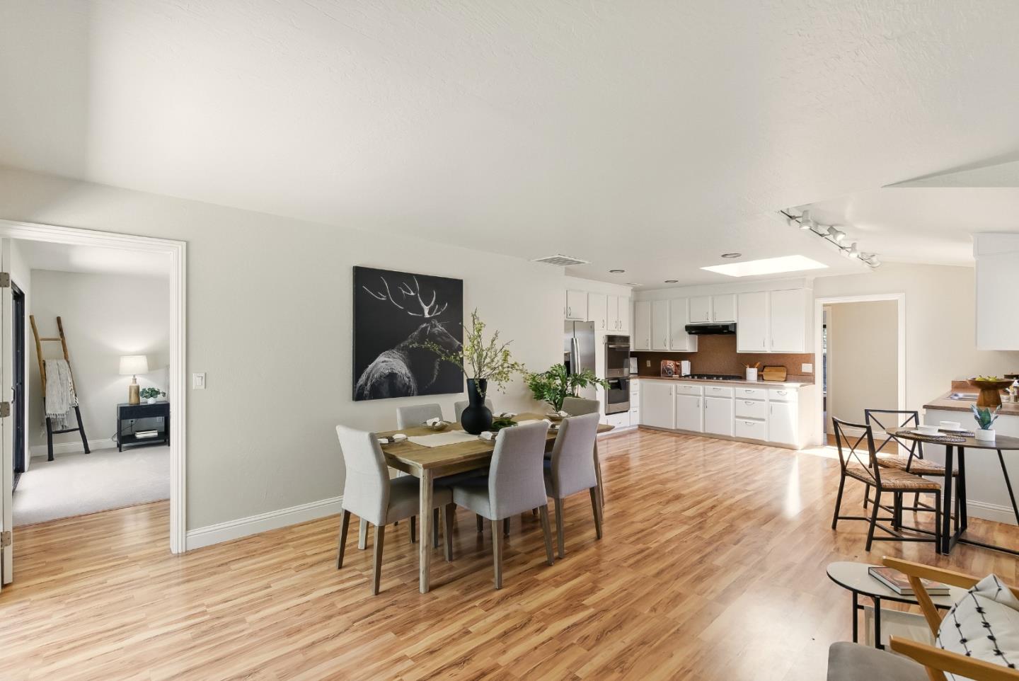 Detail Gallery Image 10 of 36 For 3406 Alameda De Las Pulgas, Menlo Park,  CA 94025 - 3 Beds | 2 Baths