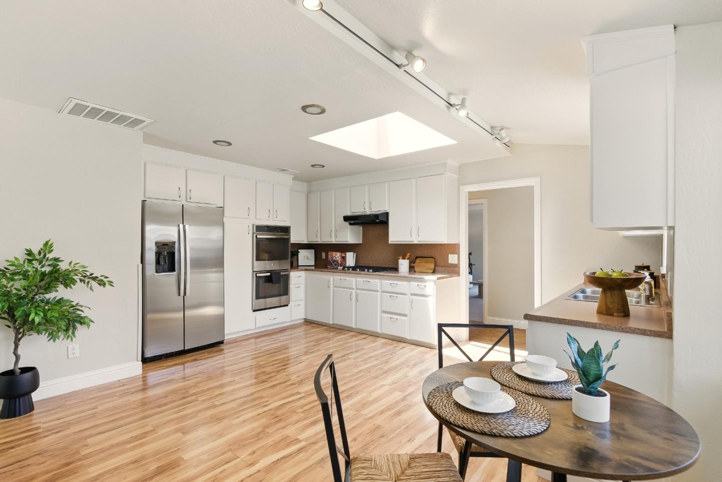 Detail Gallery Image 14 of 36 For 3406 Alameda De Las Pulgas, Menlo Park,  CA 94025 - 3 Beds | 2 Baths