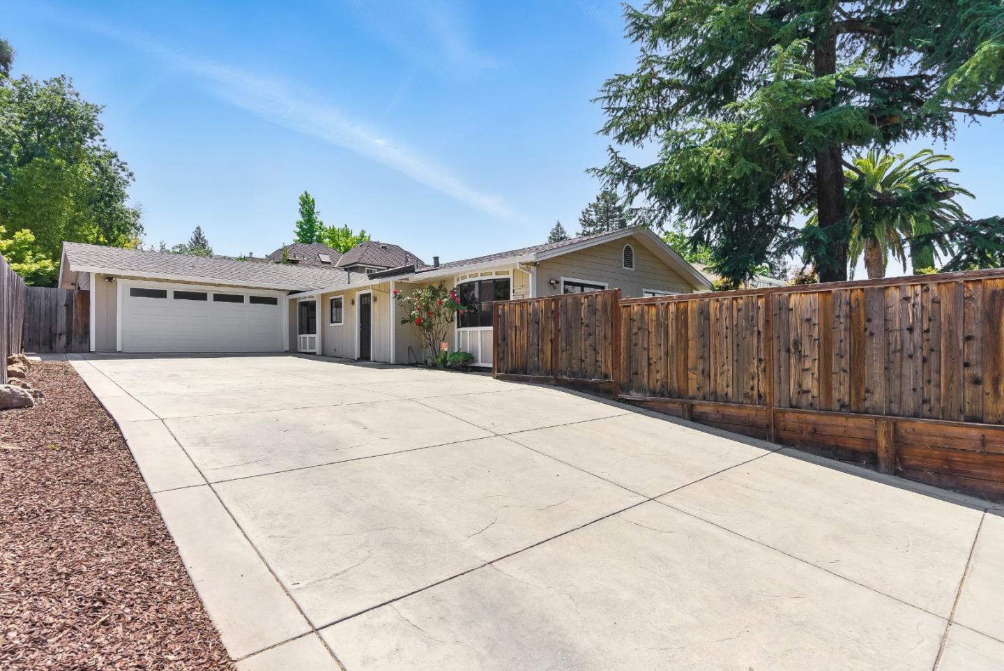 Detail Gallery Image 3 of 36 For 3406 Alameda De Las Pulgas, Menlo Park,  CA 94025 - 3 Beds | 2 Baths