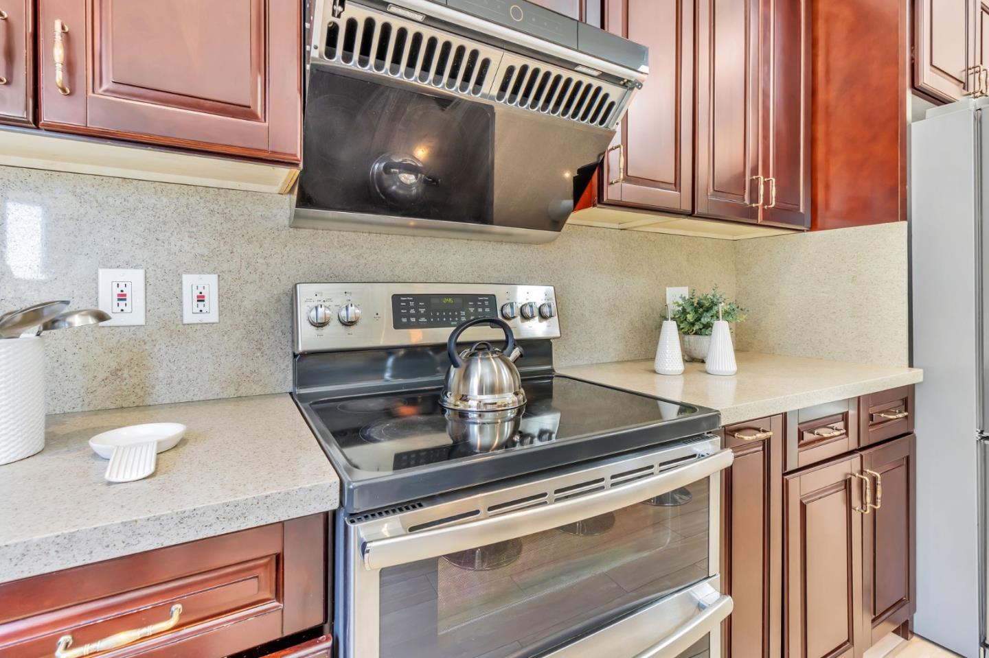 Detail Gallery Image 8 of 60 For 3514 Ramstad Dr, San Jose,  CA 95127 - 6 Beds | 3/1 Baths