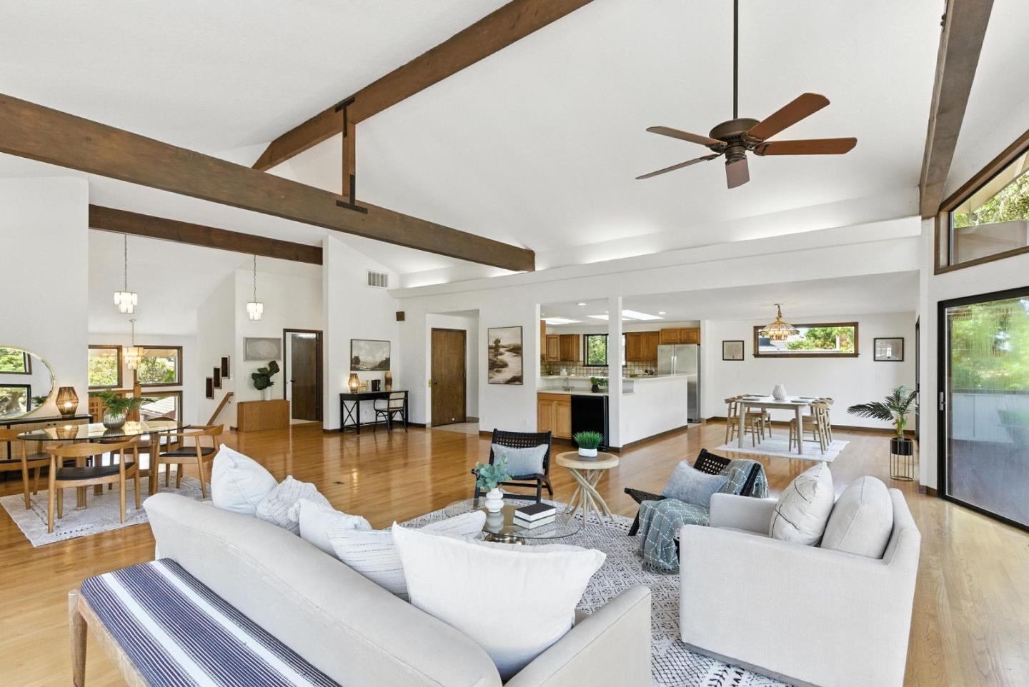 Detail Gallery Image 12 of 54 For 3033 Stevenson Dr, Pebble Beach,  CA 93953 - 2 Beds | 3/1 Baths