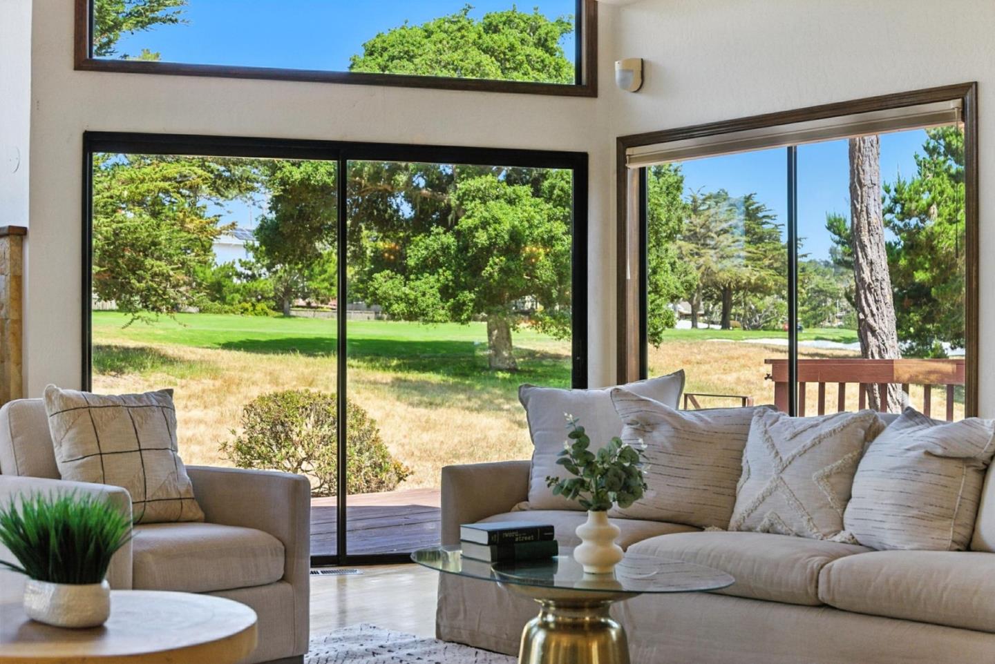 Detail Gallery Image 14 of 54 For 3033 Stevenson Dr, Pebble Beach,  CA 93953 - 2 Beds | 3/1 Baths