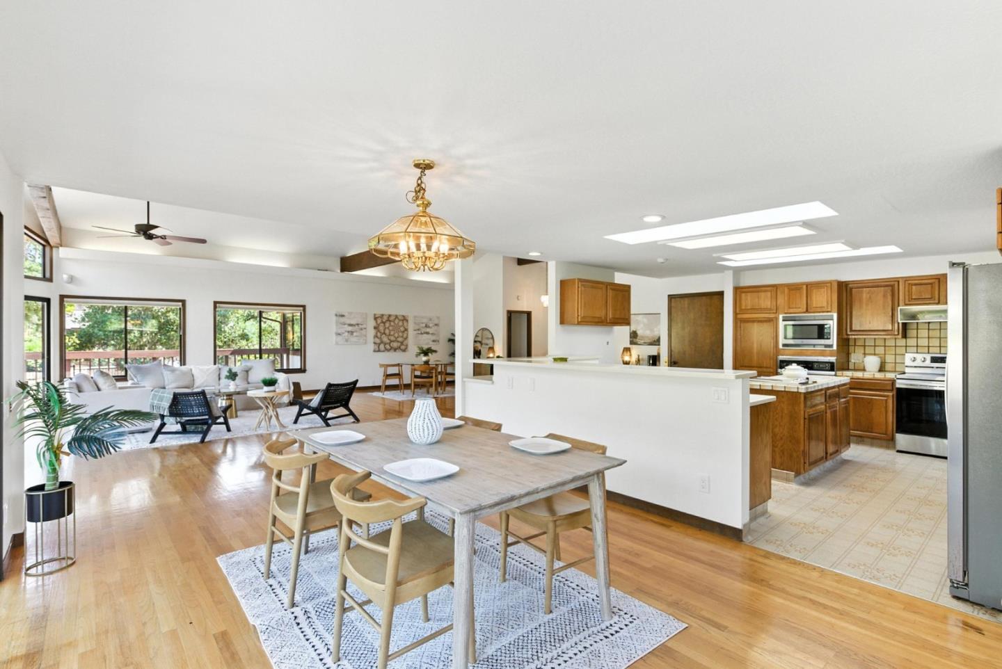 Detail Gallery Image 16 of 54 For 3033 Stevenson Dr, Pebble Beach,  CA 93953 - 2 Beds | 3/1 Baths