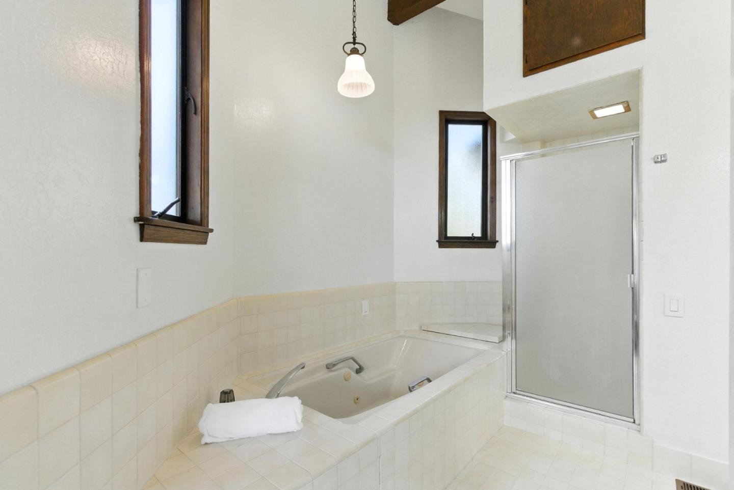 Detail Gallery Image 25 of 54 For 3033 Stevenson Dr, Pebble Beach,  CA 93953 - 2 Beds | 3/1 Baths