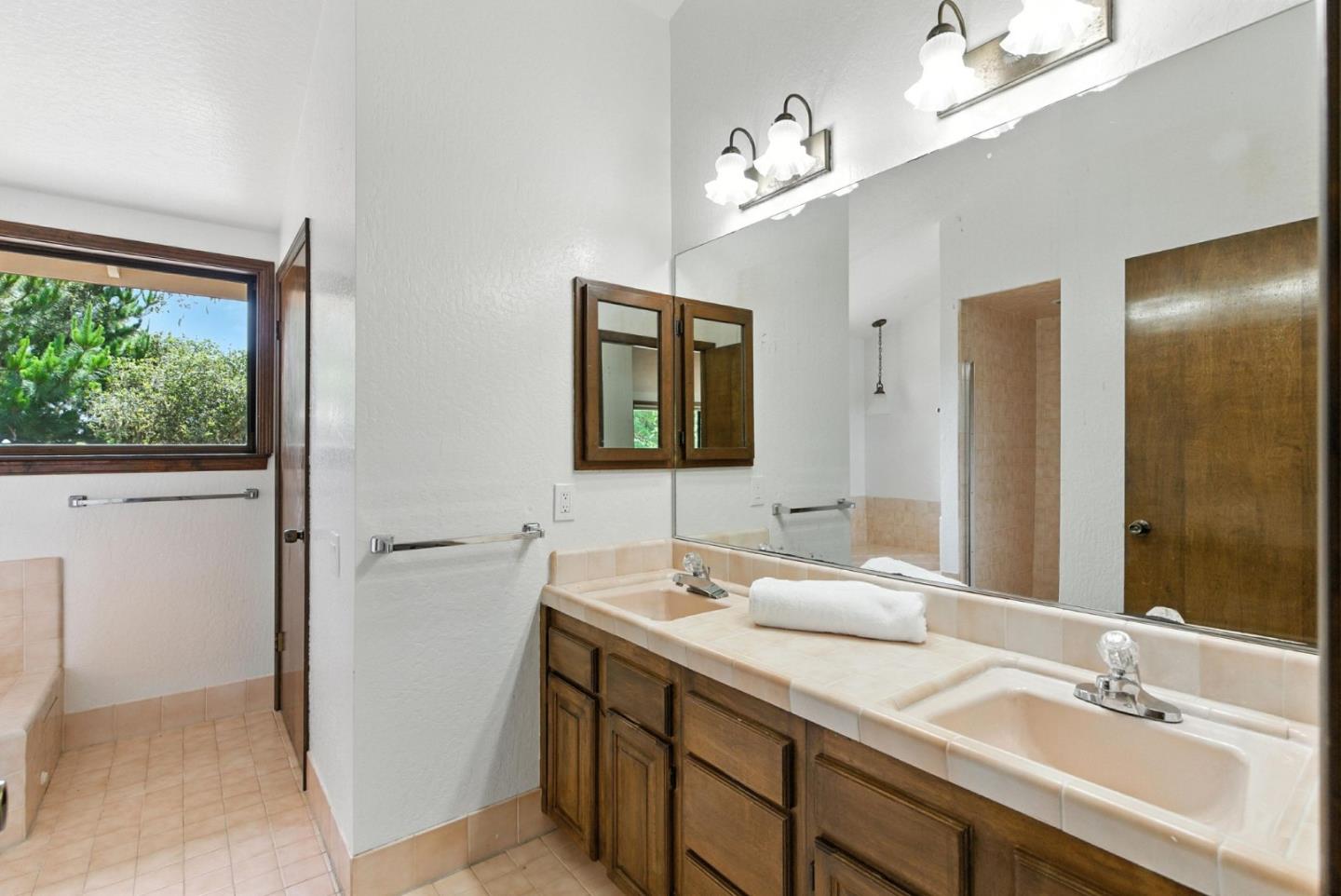 Detail Gallery Image 28 of 54 For 3033 Stevenson Dr, Pebble Beach,  CA 93953 - 2 Beds | 3/1 Baths