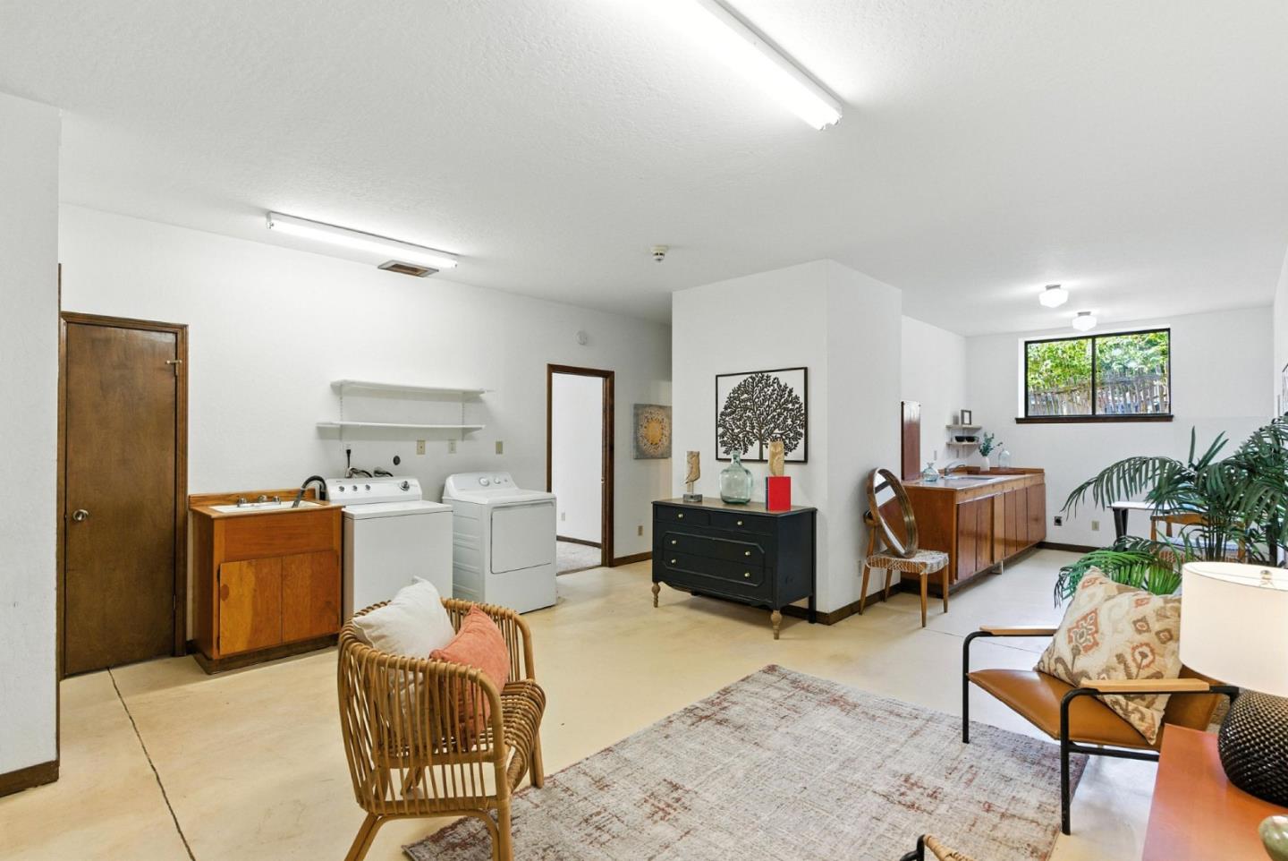 Detail Gallery Image 34 of 54 For 3033 Stevenson Dr, Pebble Beach,  CA 93953 - 2 Beds | 3/1 Baths