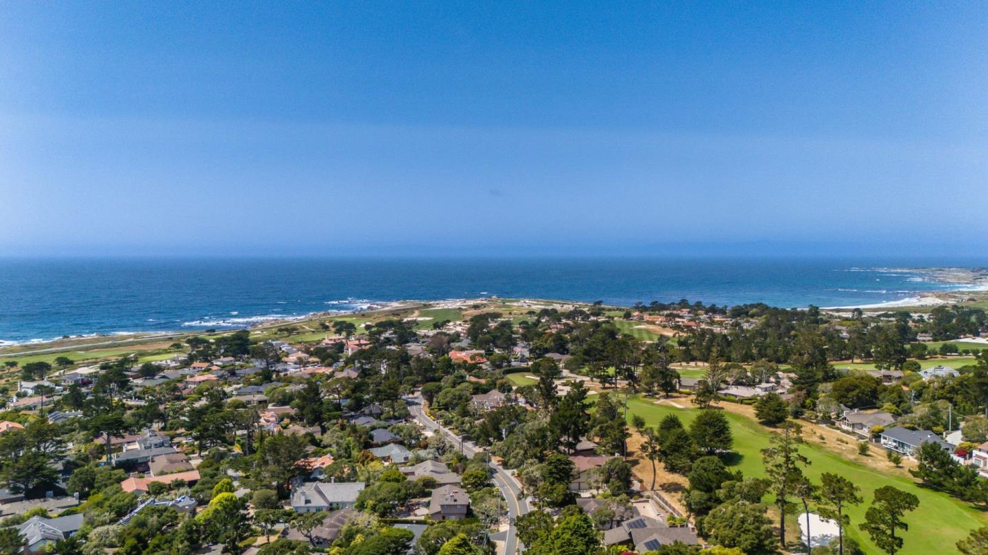 Detail Gallery Image 45 of 54 For 3033 Stevenson Dr, Pebble Beach,  CA 93953 - 2 Beds | 3/1 Baths