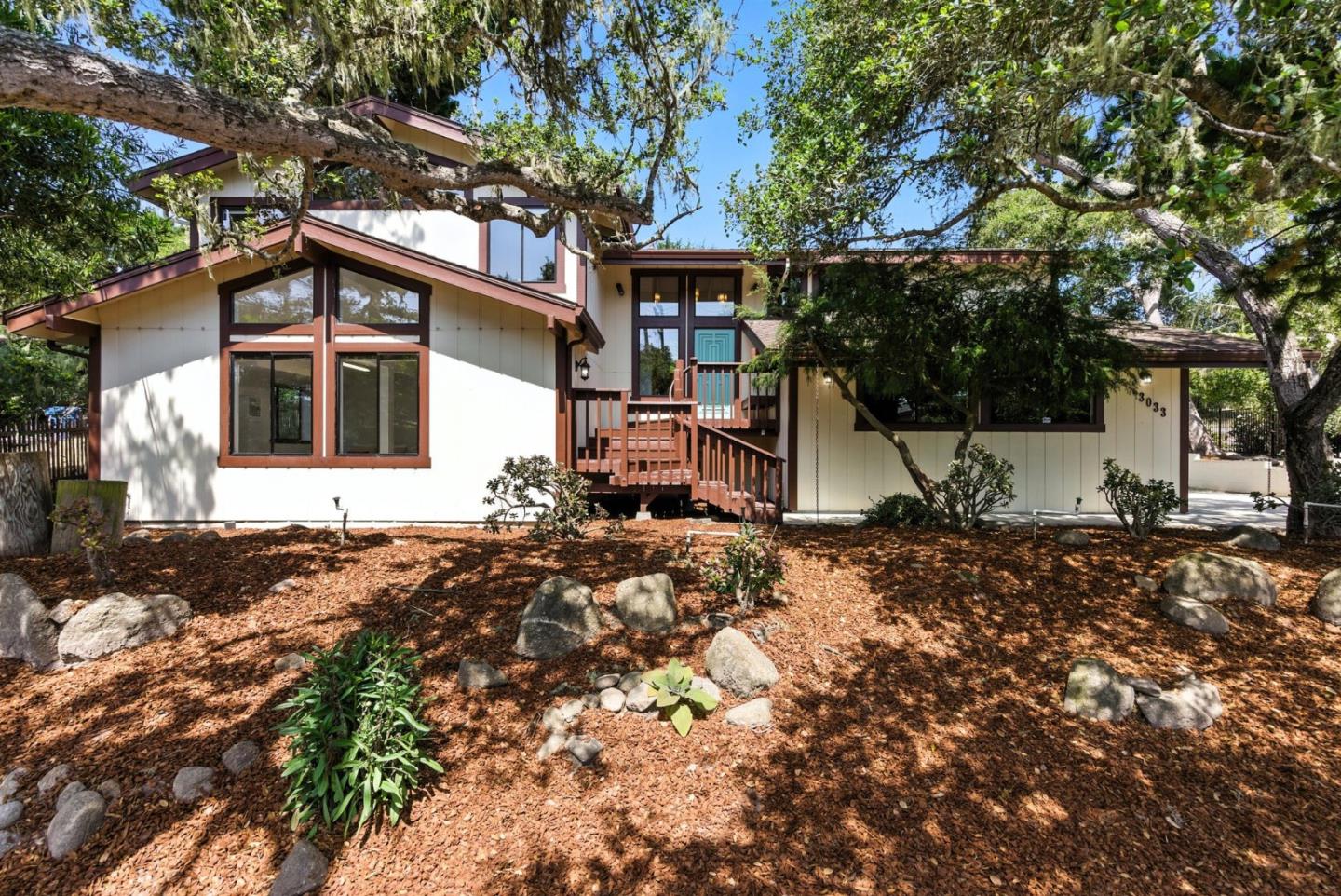 Detail Gallery Image 6 of 54 For 3033 Stevenson Dr, Pebble Beach,  CA 93953 - 2 Beds | 3/1 Baths