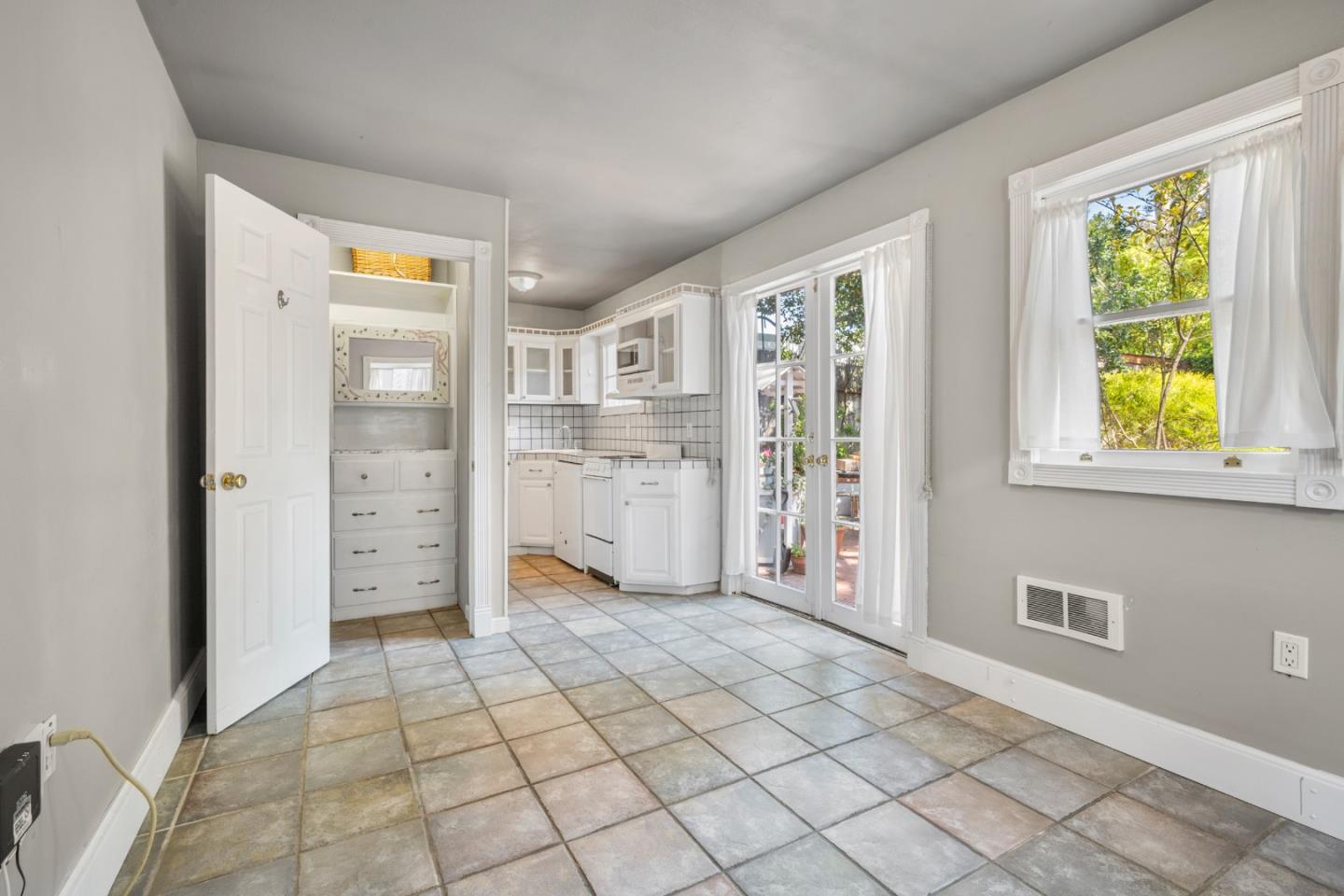 Detail Gallery Image 12 of 14 For 3031 Flores St, San Mateo,  CA 94403 - 0 Beds | 1 Baths