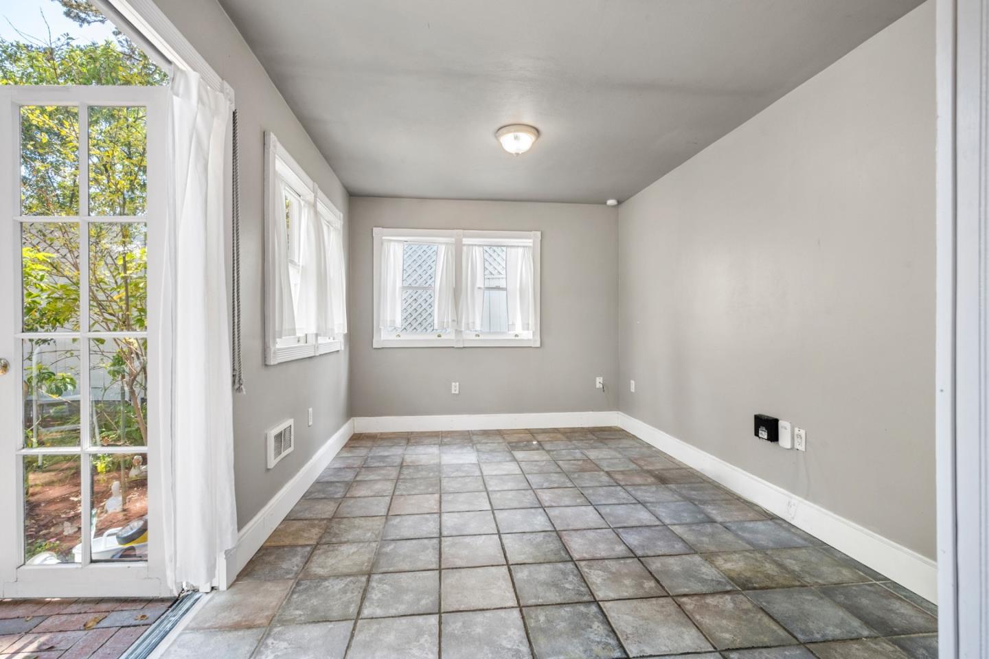 Detail Gallery Image 6 of 14 For 3031 Flores St, San Mateo,  CA 94403 - 0 Beds | 1 Baths