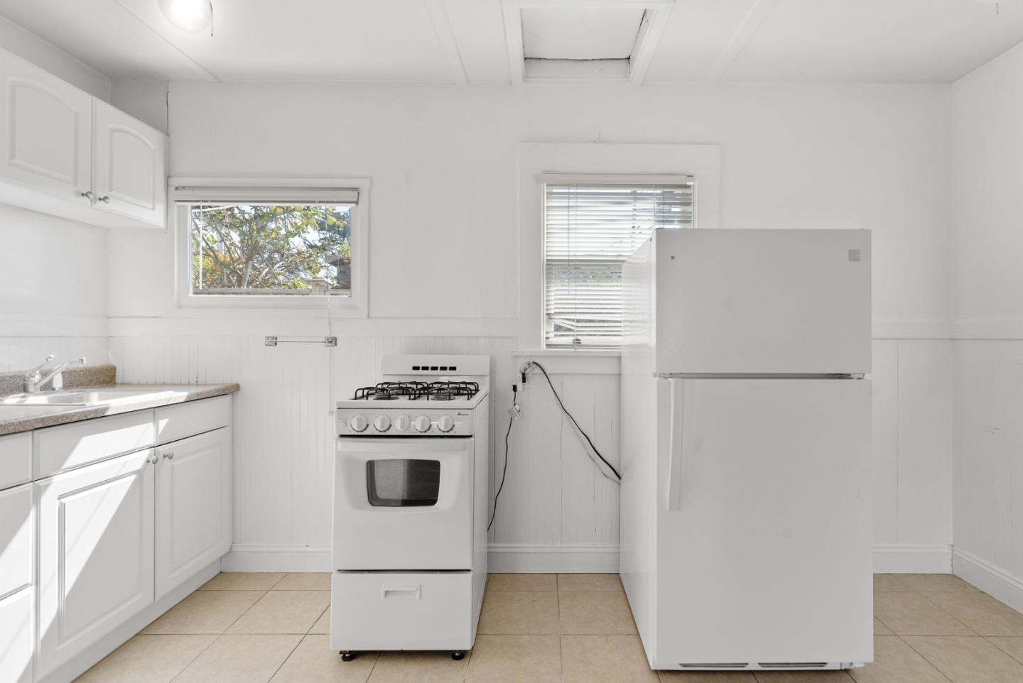 Detail Gallery Image 14 of 44 For 202 Hollister Ave, Capitola,  CA 95010 - 2 Beds | 2 Baths