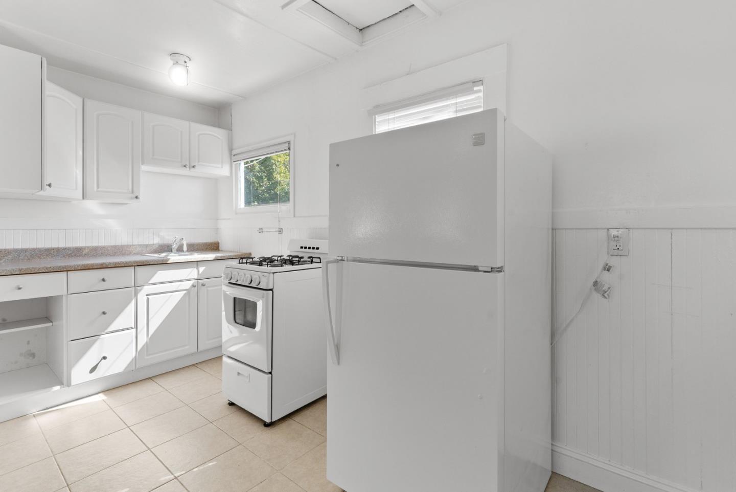 Detail Gallery Image 15 of 44 For 202 Hollister Ave, Capitola,  CA 95010 - 2 Beds | 2 Baths