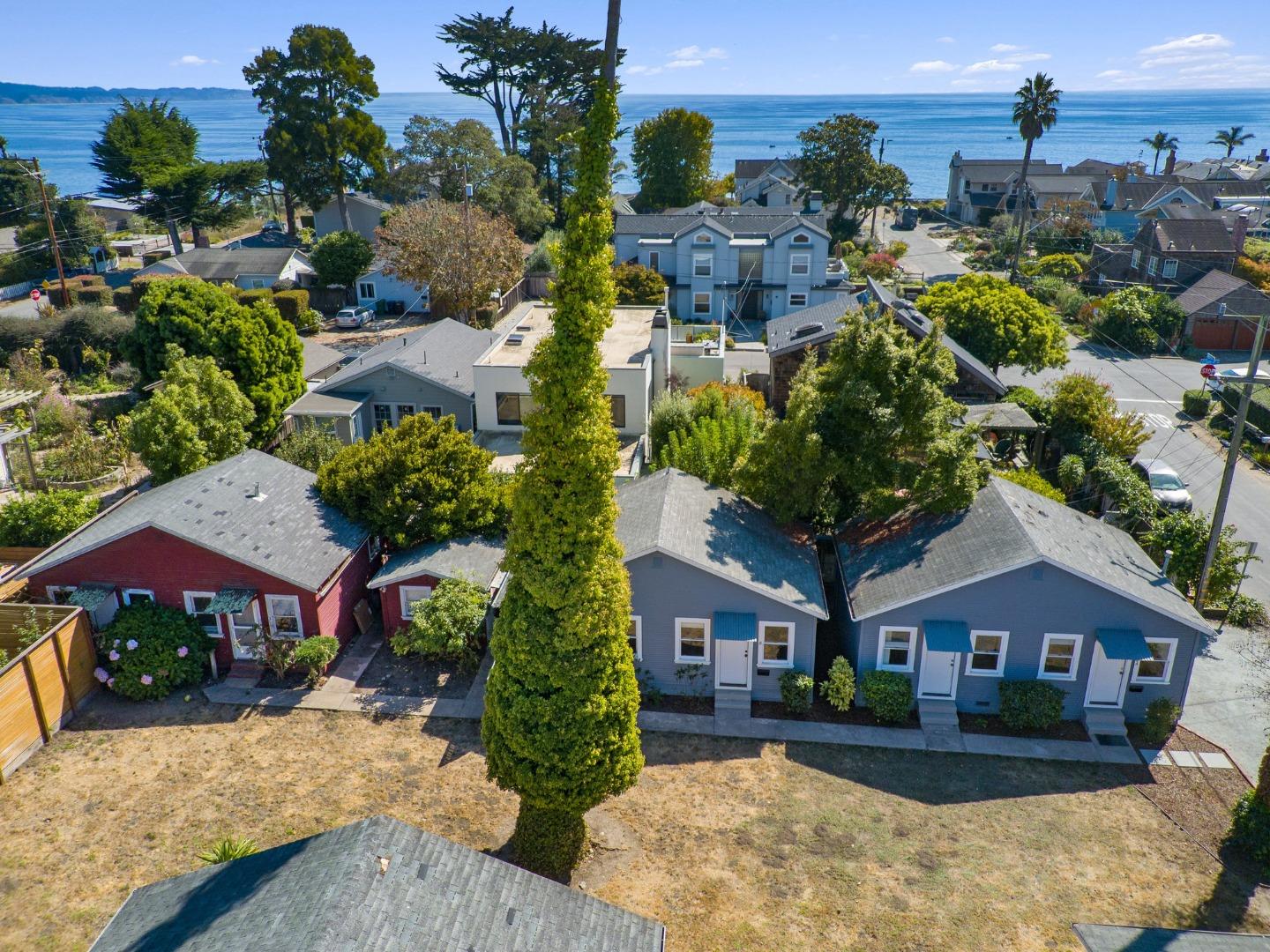 Detail Gallery Image 3 of 44 For 202 Hollister Ave, Capitola,  CA 95010 - 2 Beds | 2 Baths