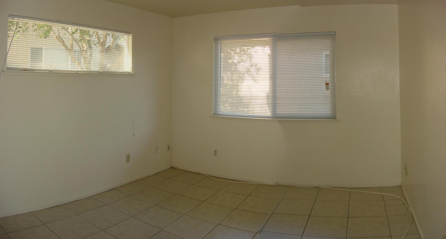Detail Gallery Image 3 of 8 For 1003 Third #4,  San Juan Bautista,  CA 95045 - 2 Beds | 1 Baths