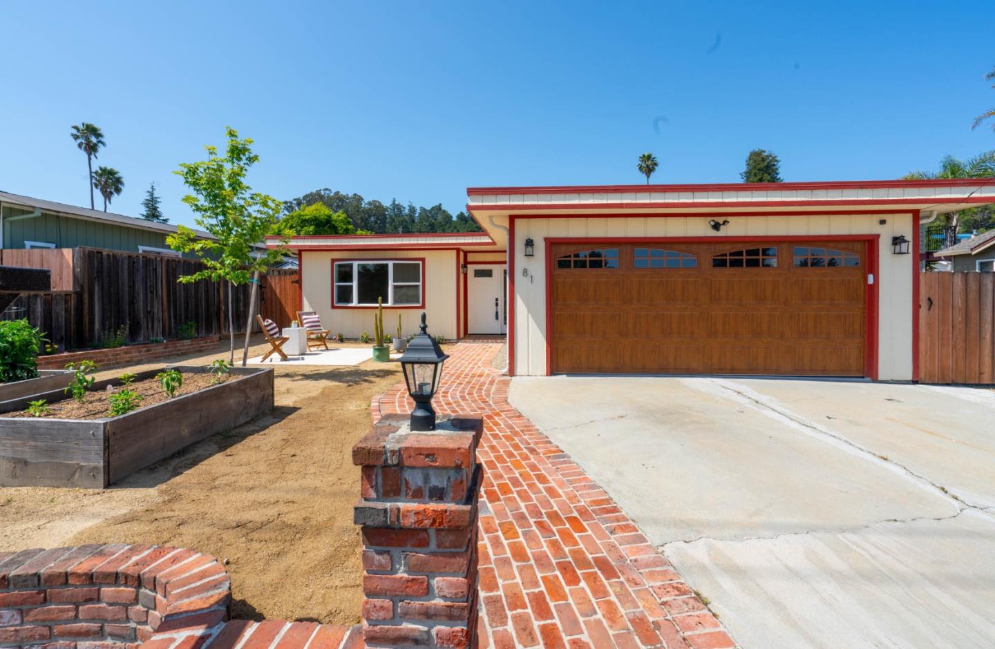 Detail Gallery Image 3 of 25 For 81 Rooney St, Santa Cruz,  CA 95065 - 3 Beds | 2 Baths