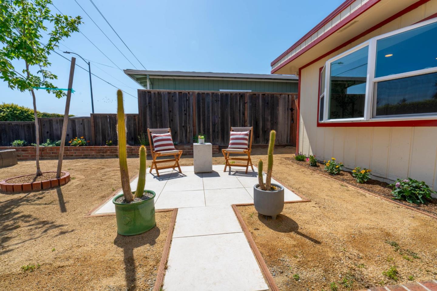 Detail Gallery Image 4 of 25 For 81 Rooney St, Santa Cruz,  CA 95065 - 3 Beds | 2 Baths
