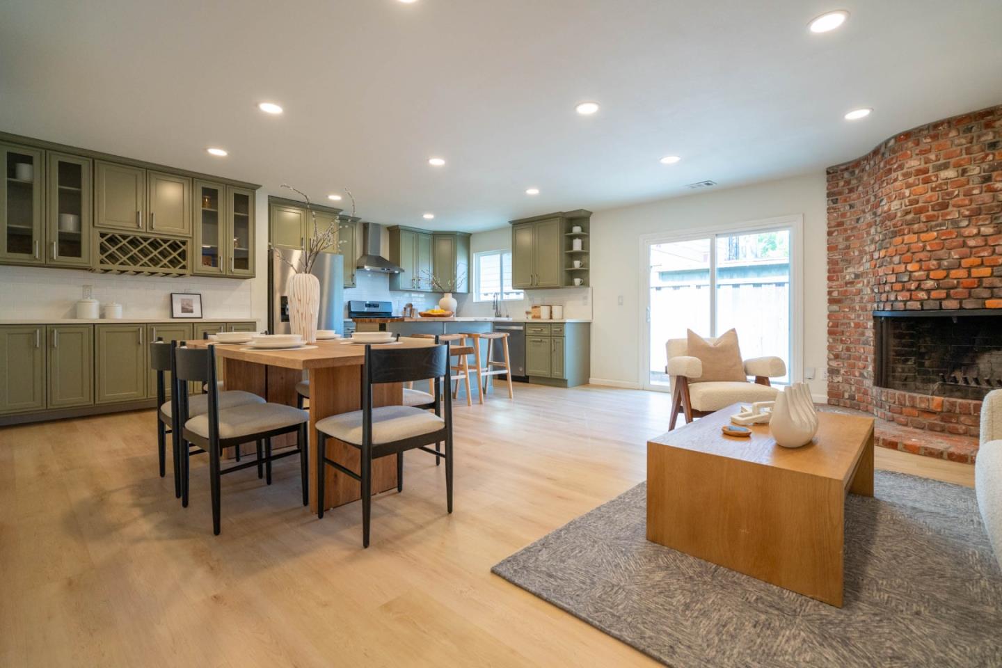 Detail Gallery Image 5 of 25 For 81 Rooney St, Santa Cruz,  CA 95065 - 3 Beds | 2 Baths