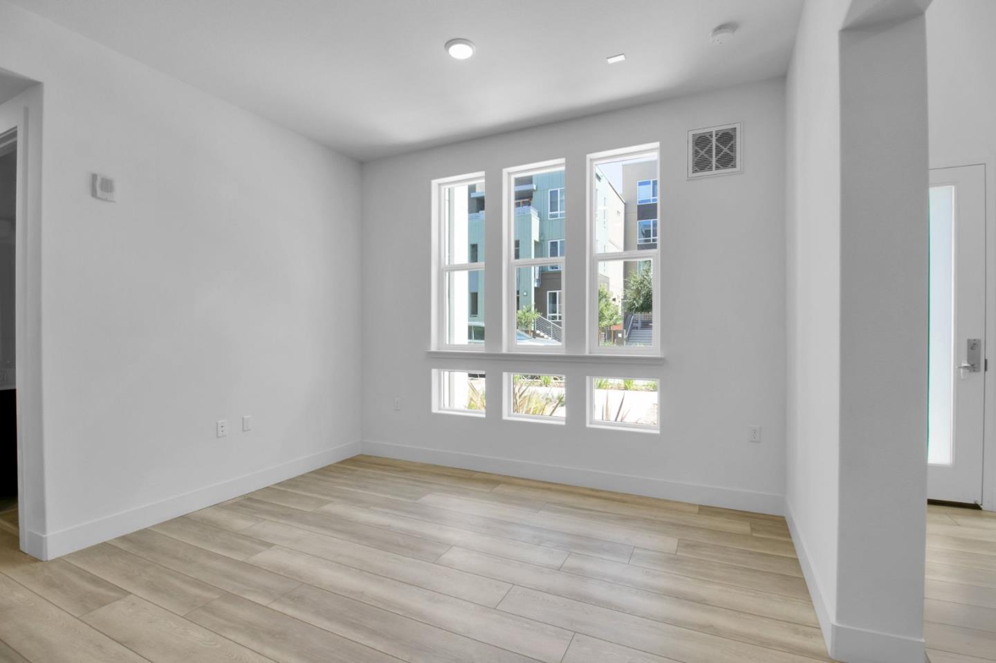 Detail Gallery Image 14 of 47 For 45349 Tom Blalock St #101,  Fremont,  CA 94539 - 4 Beds | 3/1 Baths