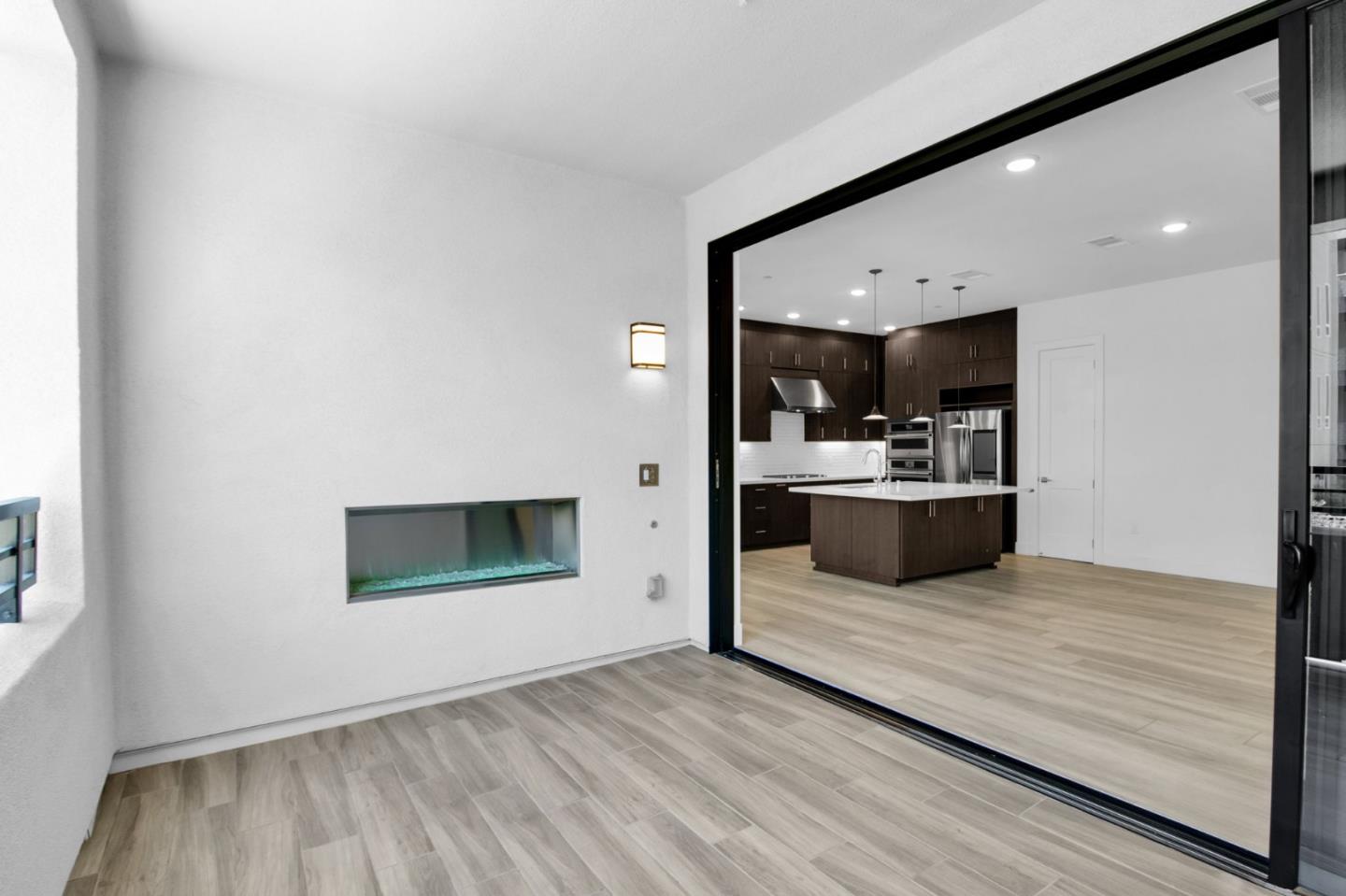 Detail Gallery Image 18 of 47 For 45349 Tom Blalock St #101,  Fremont,  CA 94539 - 4 Beds | 3/1 Baths