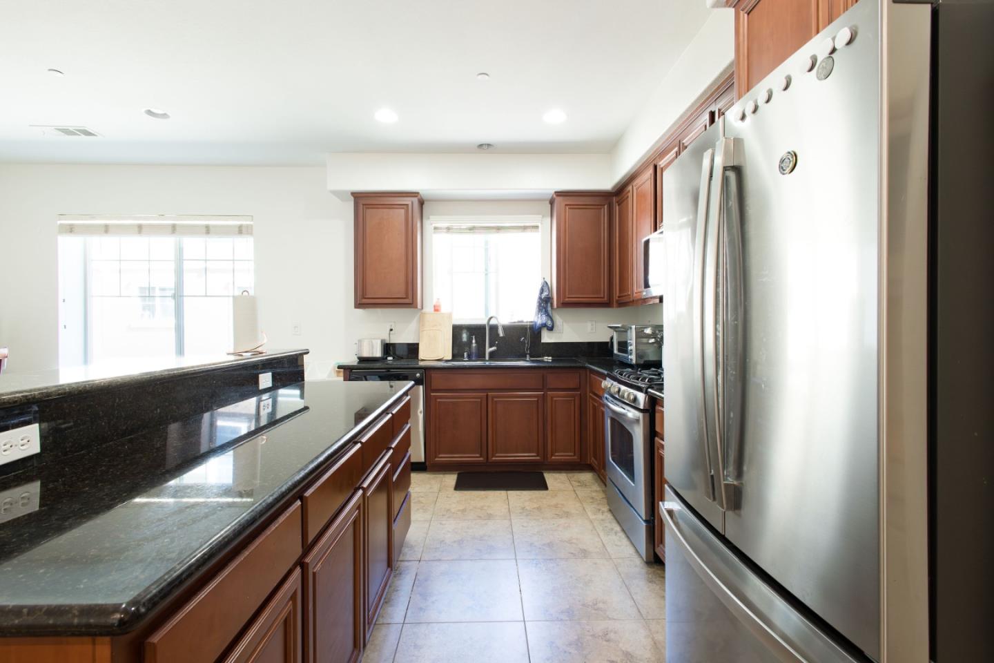 Detail Gallery Image 13 of 38 For 2725 Lavender Ter, San Jose,  CA 95111 - 3 Beds | 2/1 Baths
