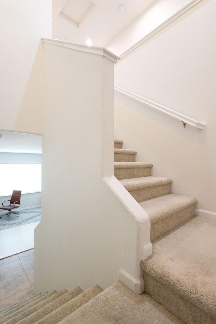 Detail Gallery Image 14 of 38 For 2725 Lavender Ter, San Jose,  CA 95111 - 3 Beds | 2/1 Baths