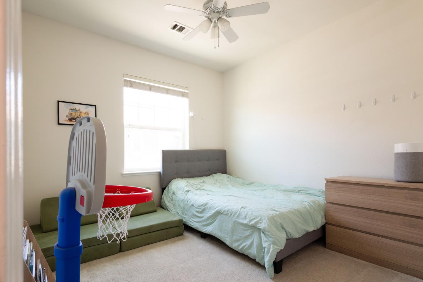 Detail Gallery Image 17 of 38 For 2725 Lavender Ter, San Jose,  CA 95111 - 3 Beds | 2/1 Baths