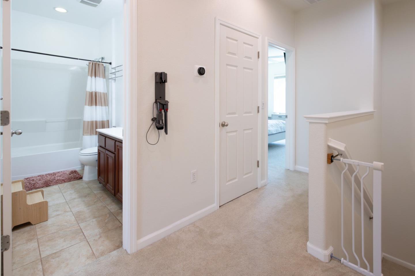 Detail Gallery Image 21 of 38 For 2725 Lavender Ter, San Jose,  CA 95111 - 3 Beds | 2/1 Baths