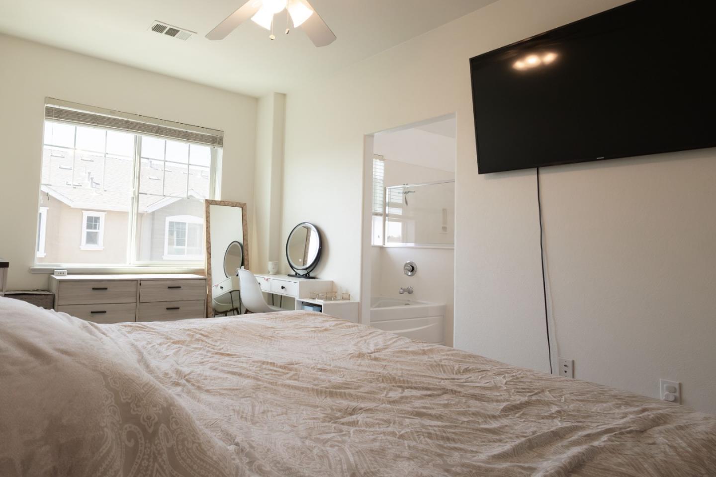 Detail Gallery Image 23 of 38 For 2725 Lavender Ter, San Jose,  CA 95111 - 3 Beds | 2/1 Baths