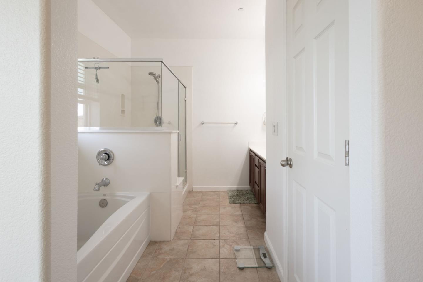 Detail Gallery Image 26 of 38 For 2725 Lavender Ter, San Jose,  CA 95111 - 3 Beds | 2/1 Baths