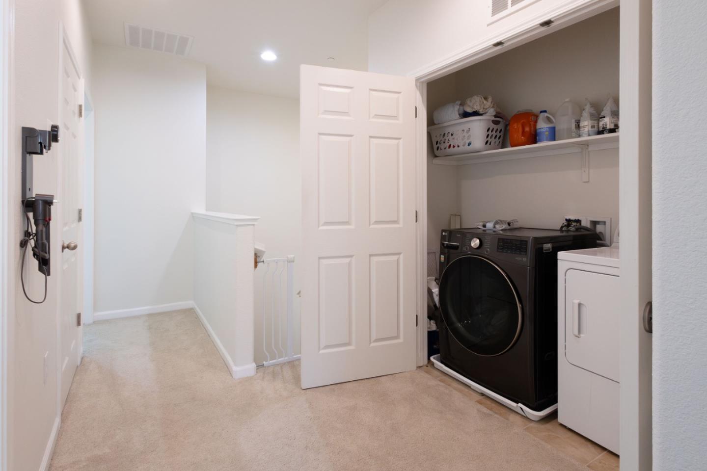 Detail Gallery Image 31 of 38 For 2725 Lavender Ter, San Jose,  CA 95111 - 3 Beds | 2/1 Baths