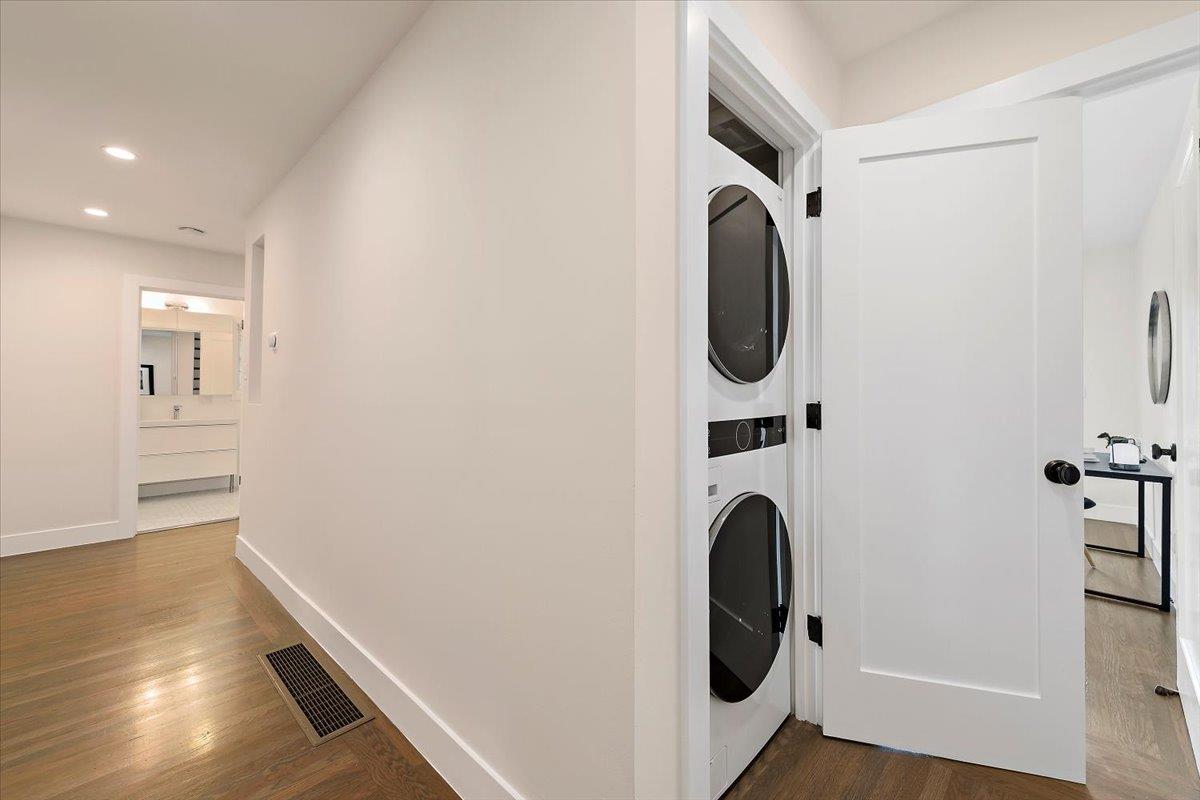 Detail Gallery Image 17 of 29 For 333 Oakview Dr, San Carlos,  CA 94070 - 3 Beds | 2/1 Baths