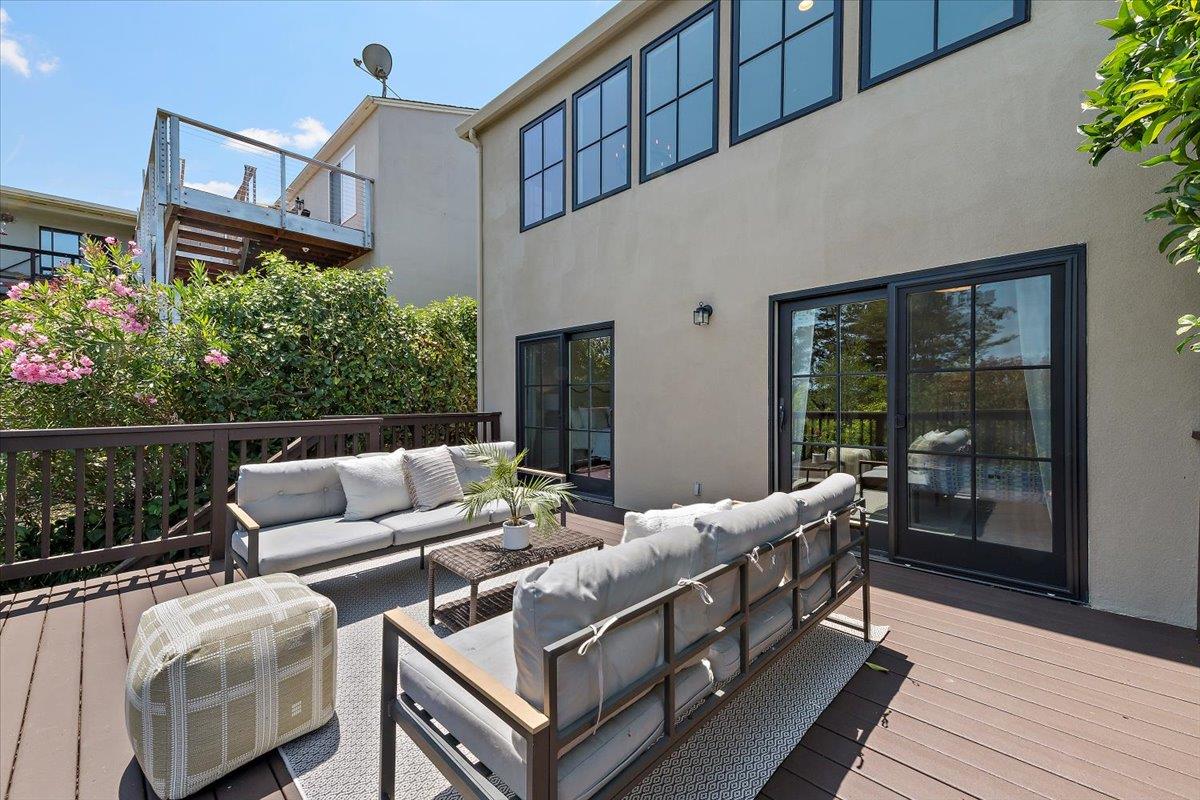 Detail Gallery Image 21 of 29 For 333 Oakview Dr, San Carlos,  CA 94070 - 3 Beds | 2/1 Baths