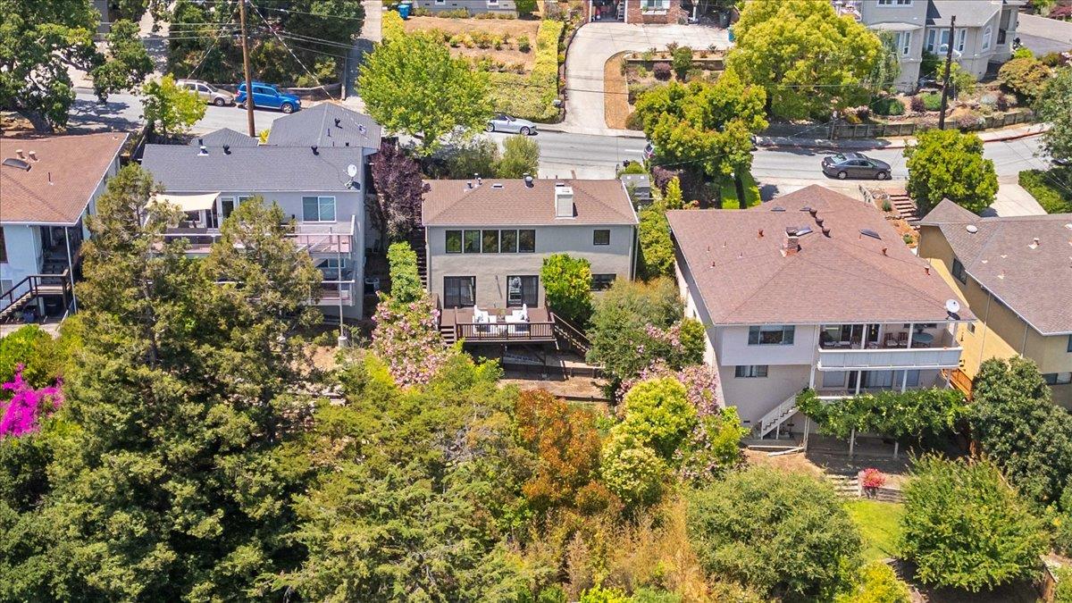 Detail Gallery Image 27 of 29 For 333 Oakview Dr, San Carlos,  CA 94070 - 3 Beds | 2/1 Baths