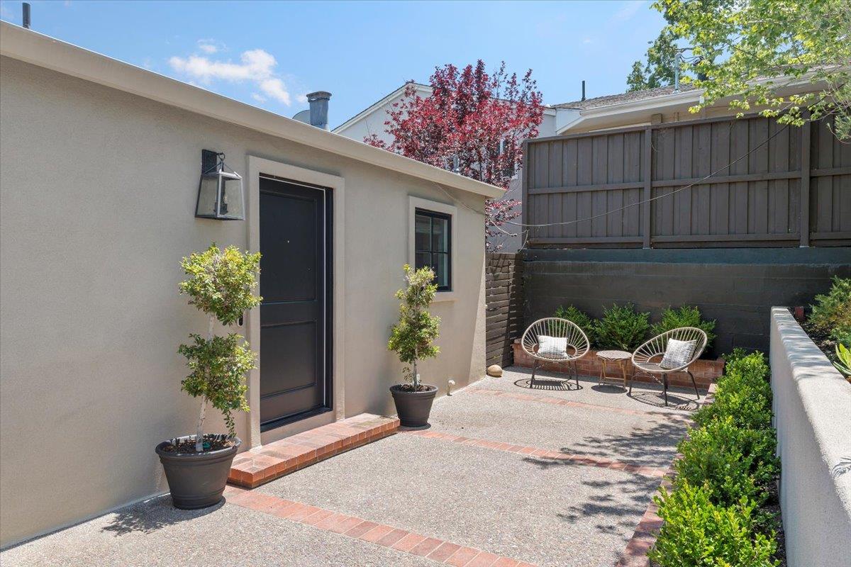 Detail Gallery Image 3 of 29 For 333 Oakview Dr, San Carlos,  CA 94070 - 3 Beds | 2/1 Baths