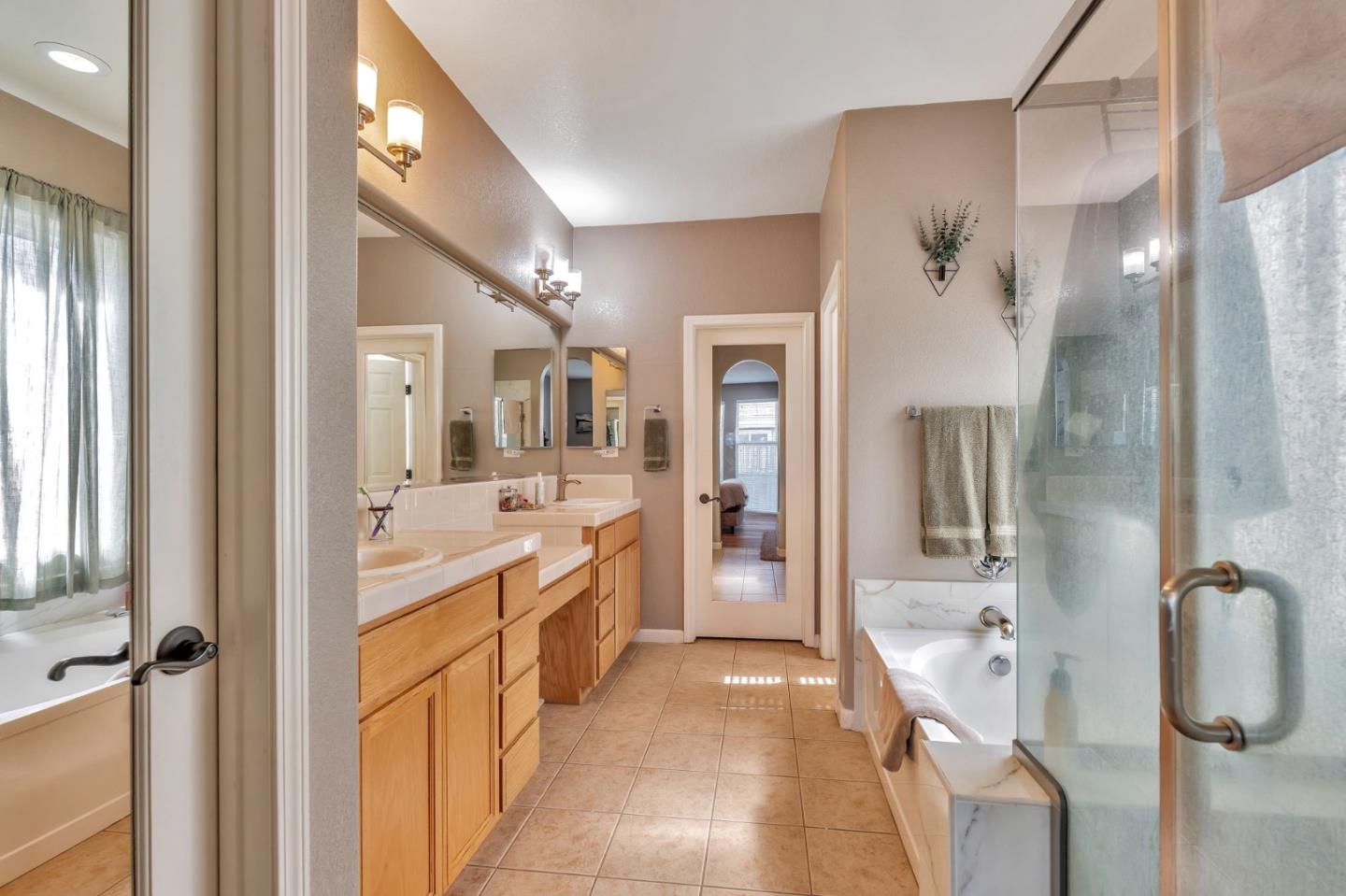 Detail Gallery Image 25 of 37 For 2072 Maximillian Ct, Los Banos,  CA 93635 - 4 Beds | 2/1 Baths