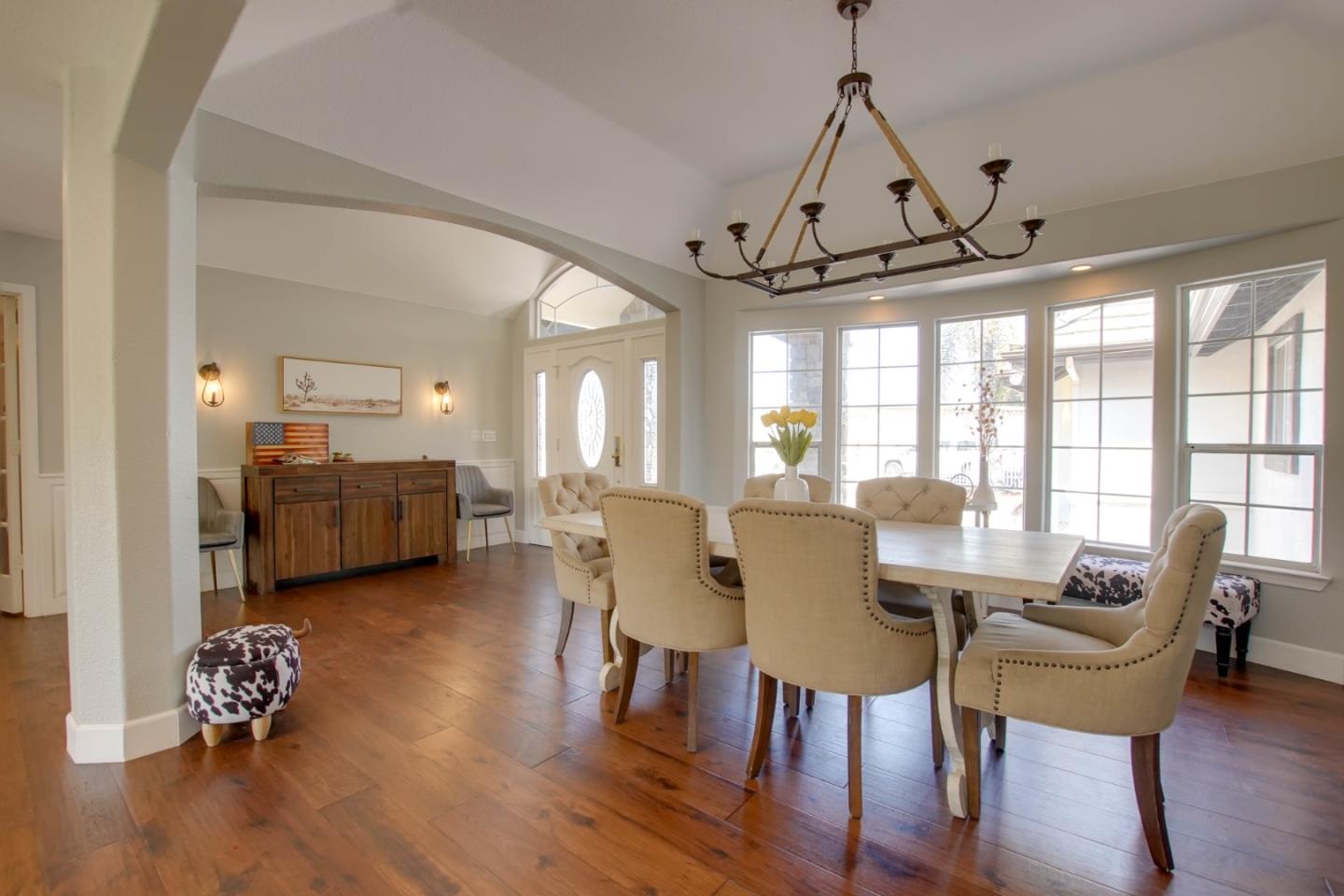Detail Gallery Image 10 of 57 For 160 Tevis Trl, Hollister,  CA 95023 - 4 Beds | 3 Baths