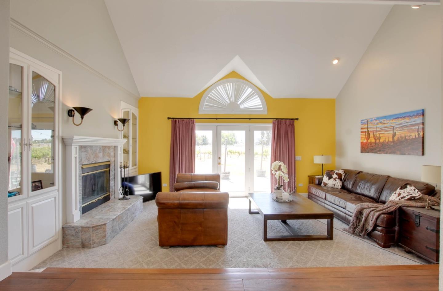 Detail Gallery Image 11 of 57 For 160 Tevis Trl, Hollister,  CA 95023 - 4 Beds | 3 Baths